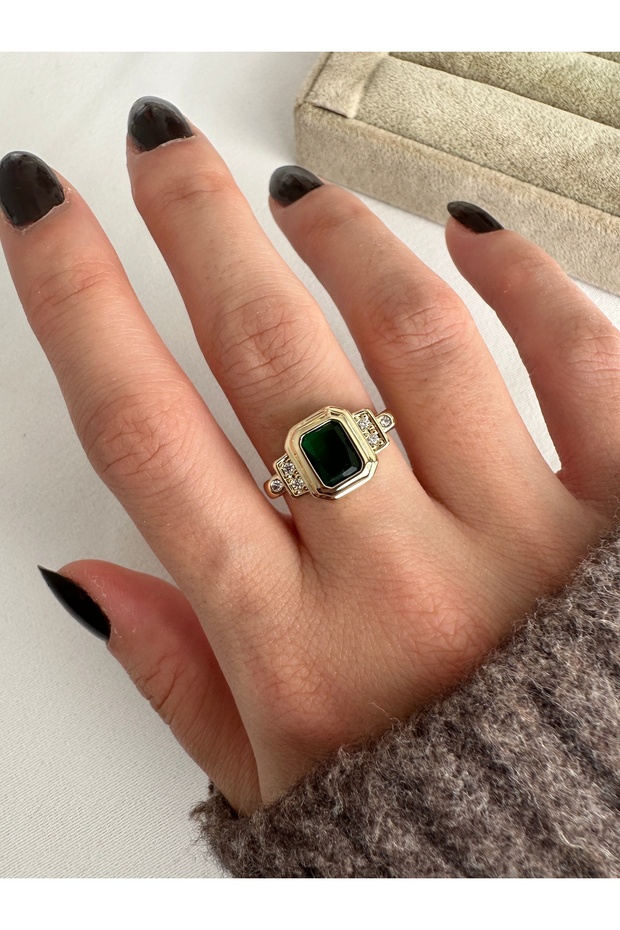 خاتم حجر أخضر مربع الشكل - 4