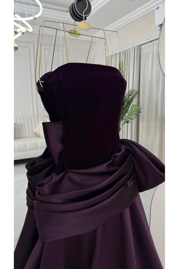 فستان سهرة طويل مخمل وستان بتفاصيل عقدة أنيقة - 4