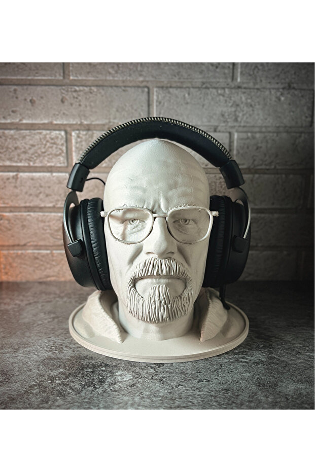 Gamer Headphone Stand – Realistic Bust (Walter Style) - 1