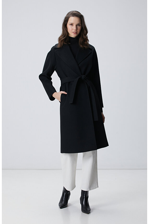 Siyah Geniş Yakalı Manto - 3