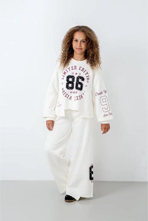 7885 Three-Strand Girl's Suit