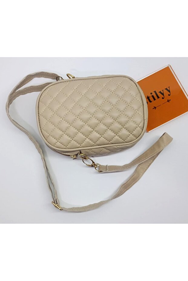 حقيبة كتف صغيرة مبطنة منقوشة باللون البيج - 4