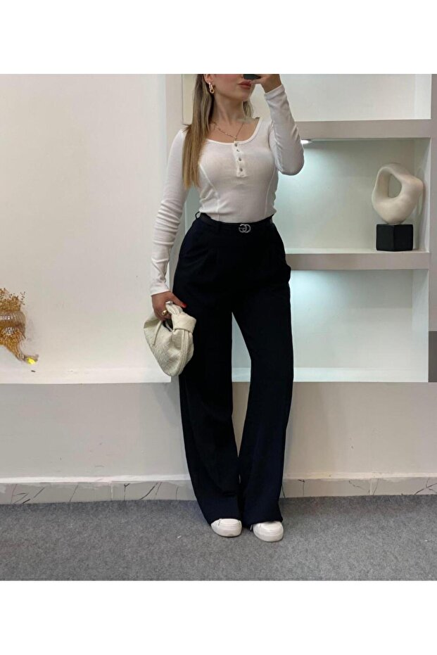 بلوزة بتفاصيل أزرار - 2