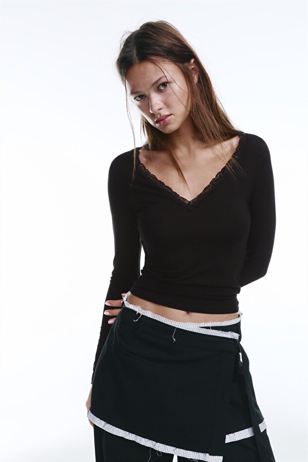 Dantel yakalı t-shirt - 2