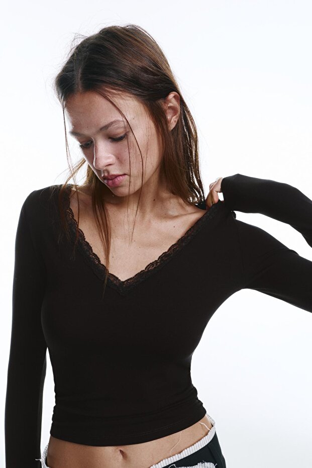 Dantel yakalı t-shirt - 4