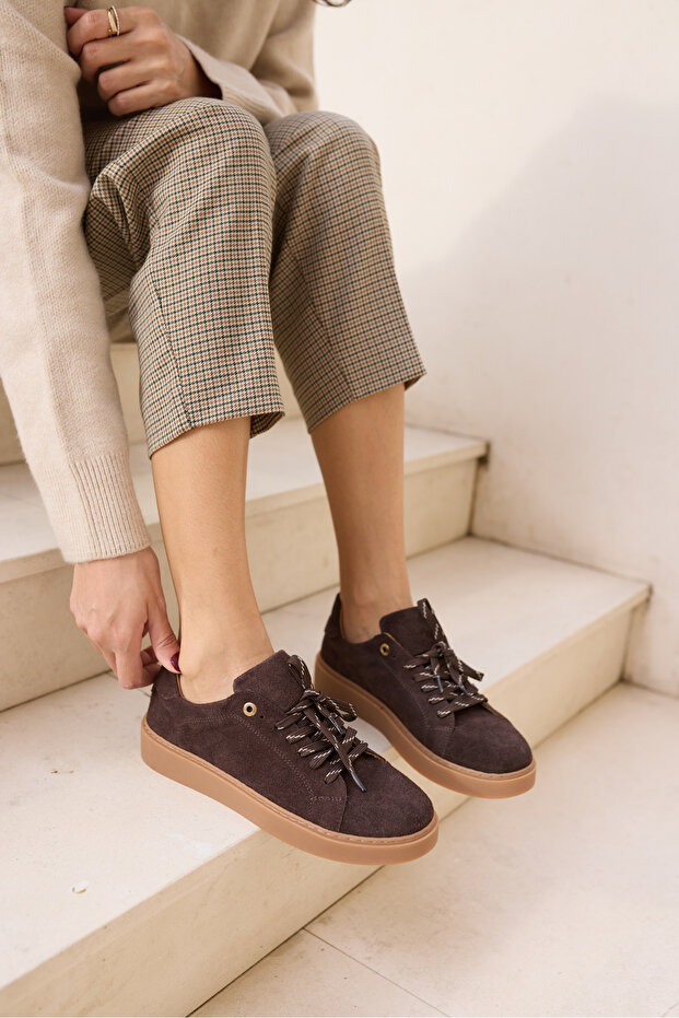 Raspa Women's Brown Genuine Leather Suede Lace-Up Sneaker