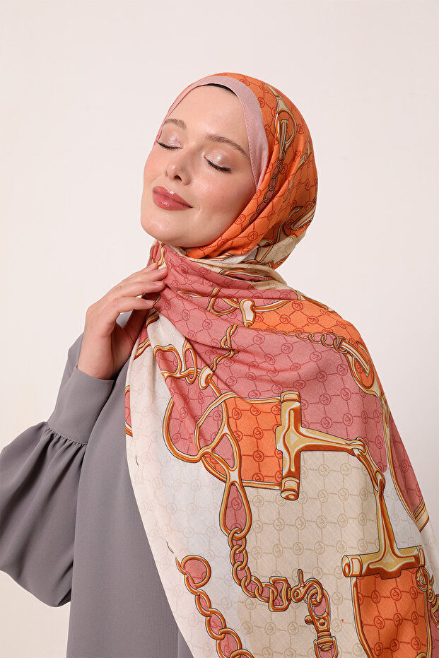 شال حريري منقوش بسلسلة - 1