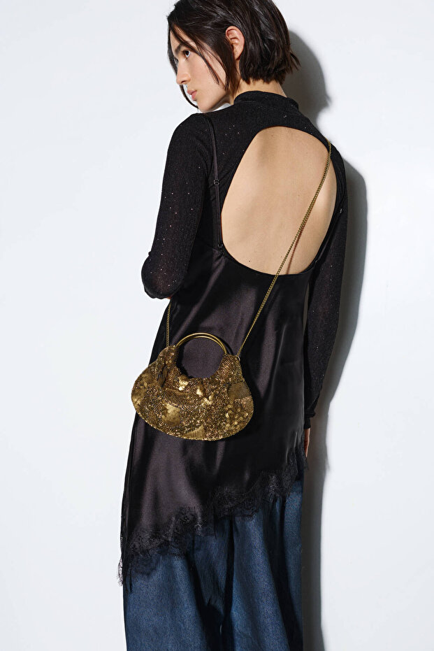 Metal saplı boncuklu çanta - 1