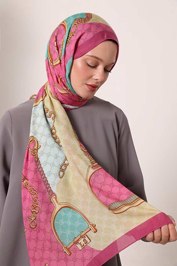 شال حريري منقوش بسلسلة - 2