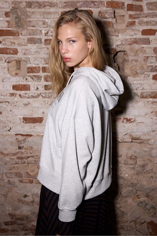 Simli kapüşonlu sweatshirt - 4