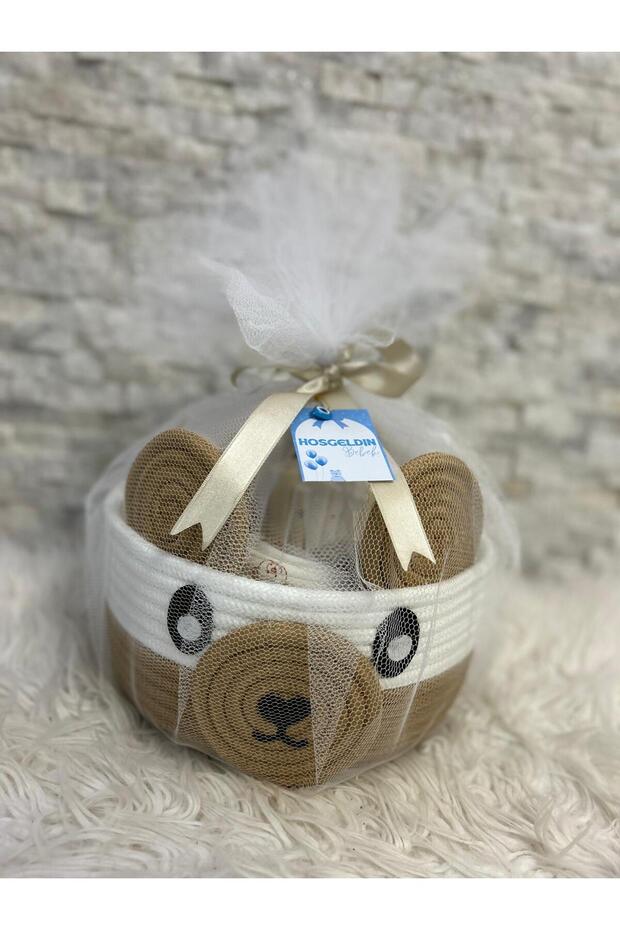A Special Bear Baby Gift Basket for Auntie