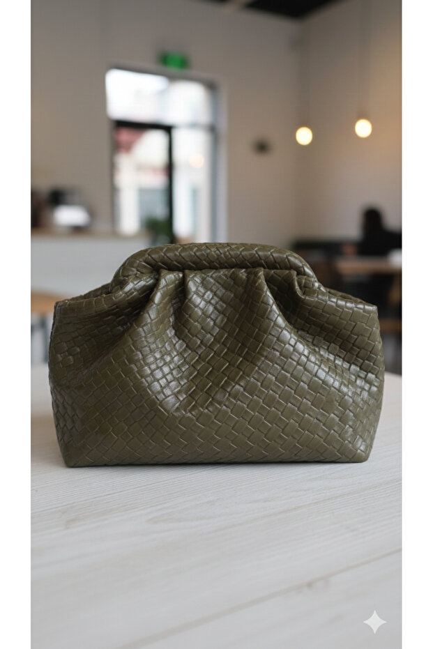 The Moiss Khaki Green Women's Handbag and Shoulder Bag with Strap