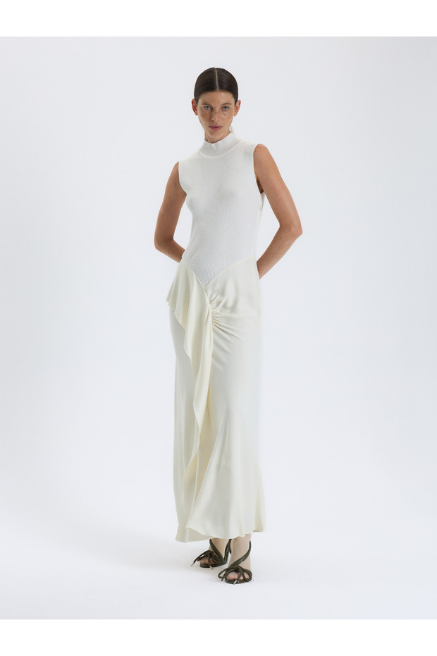 Beyaz Asimetrik Drapeli Elbise - 4