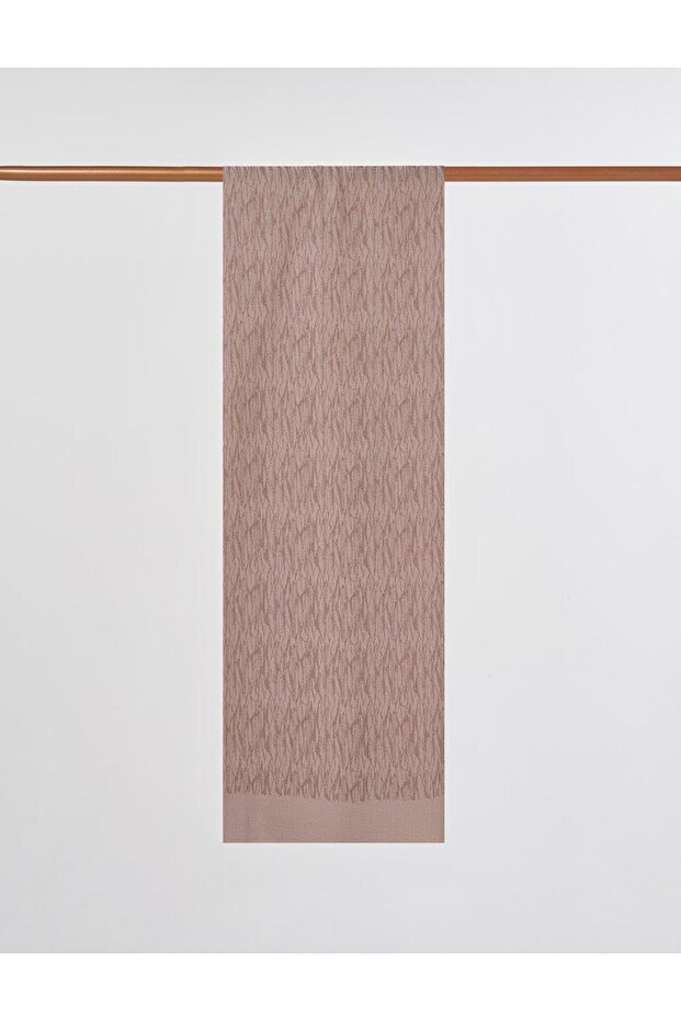 شال منقوش باللون البيج - 1