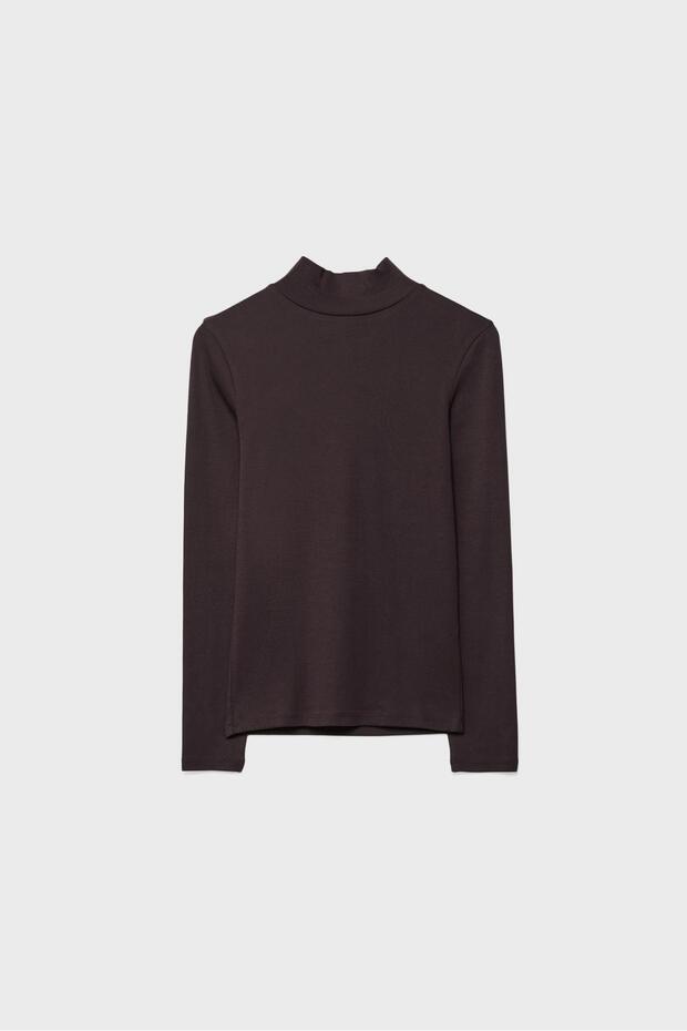 تي شيرت أساسي برقبة عالية - 5