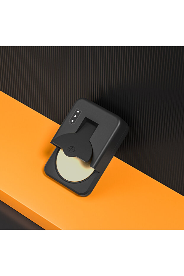 Charger Coin cell battery charger Type-C charging interface compatible with a variety of coin cell m
