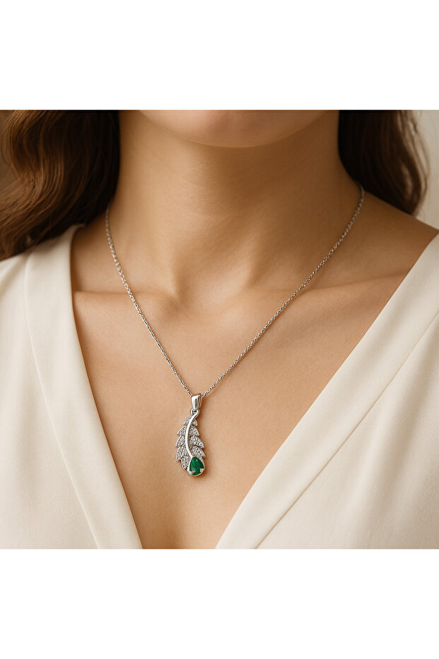 Emerald Feather Grace Yaprak Kolye - 3
