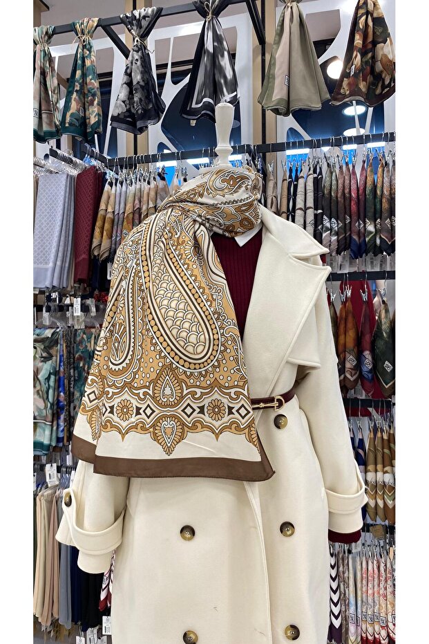 Damask Patterned Shawl Brown