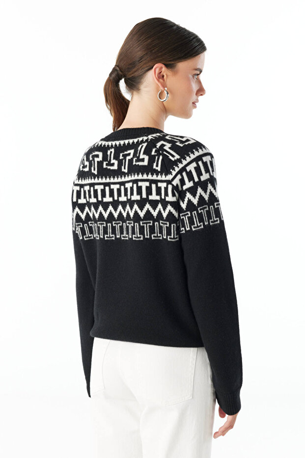 SİYAH JAKARLI KAZAK - 4