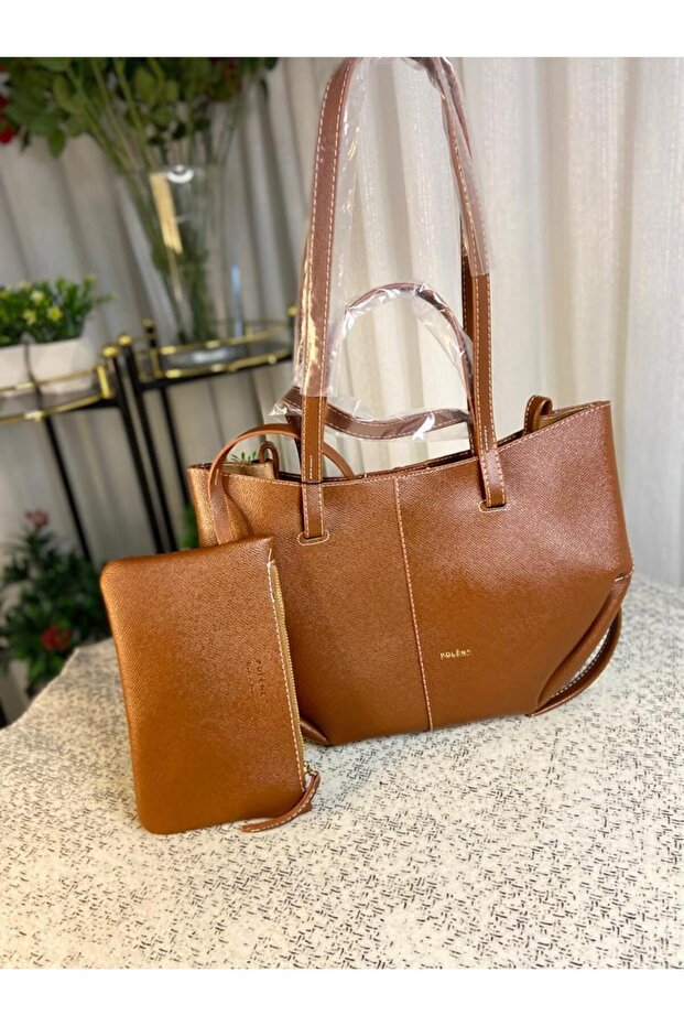 women's shoulder and handbag