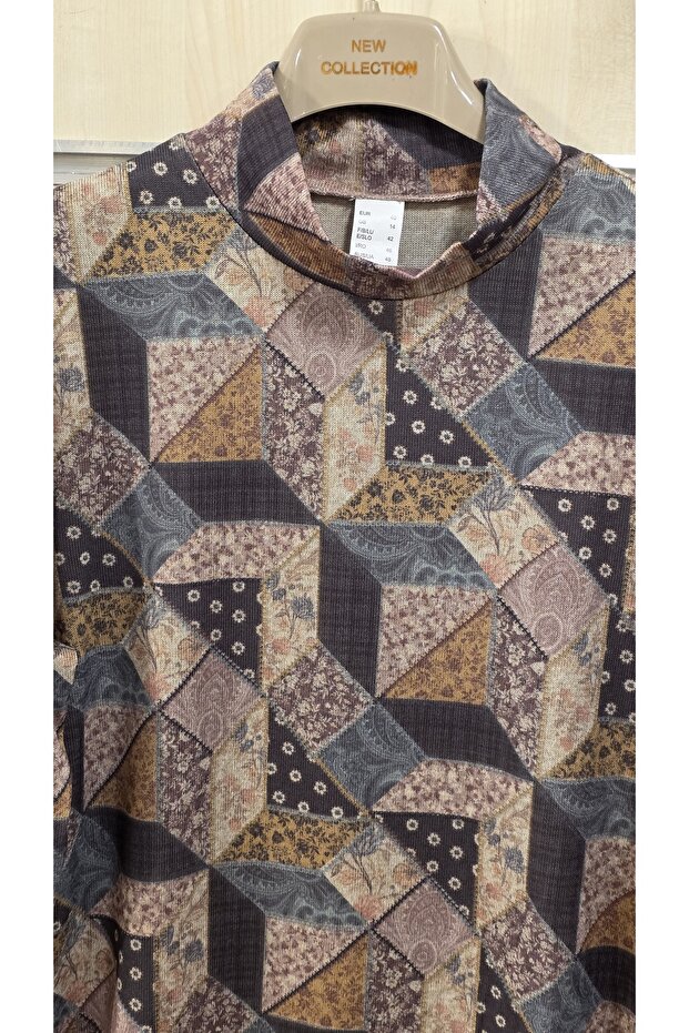 بلوزة من القطن الممشط بنمط ياقة نصفية - 5