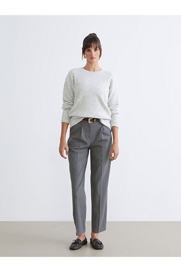 Carrot Fit Women's Pleated Pants