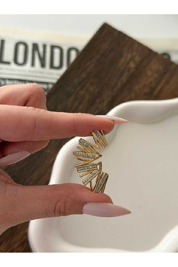 Gold zigzag model earcuff - 1