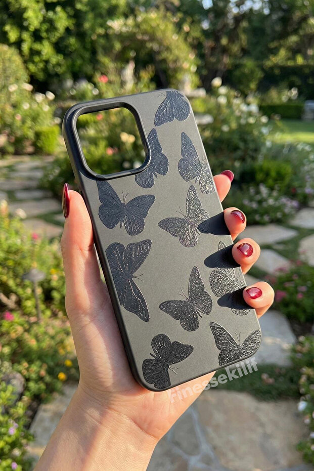 حافظة متوافقة مع هاتف iPhone 15 Pro بتصميم الفراشات مطبوع باللون الأسود - 2