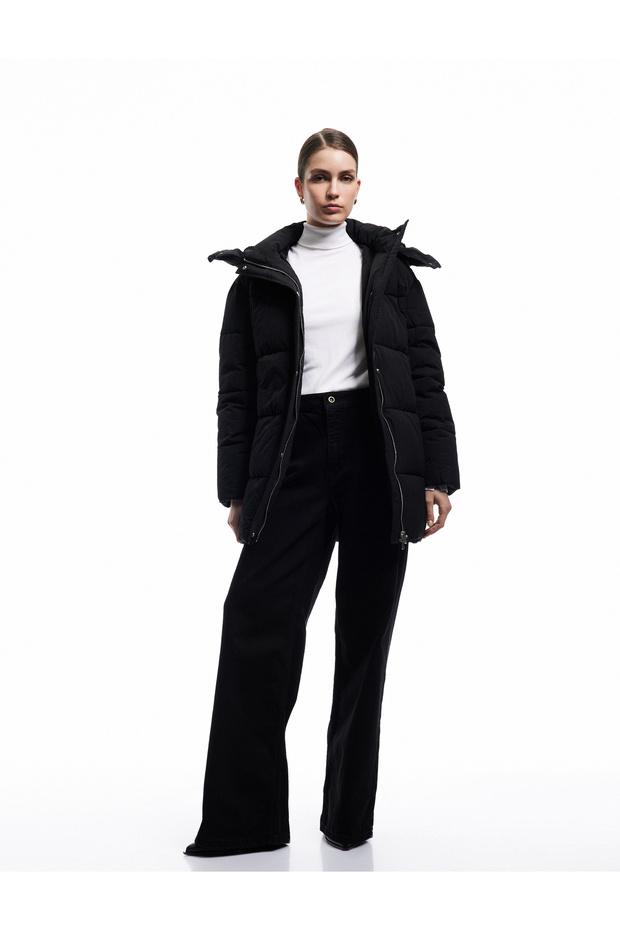 Detachable Hooded Long Sleeve Pockets Water Repellent Zippered Puffer Coat