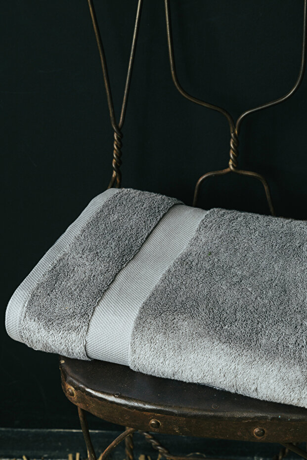 Cotton Towel 50X90 cm 650 Gr. (100% Cotton)