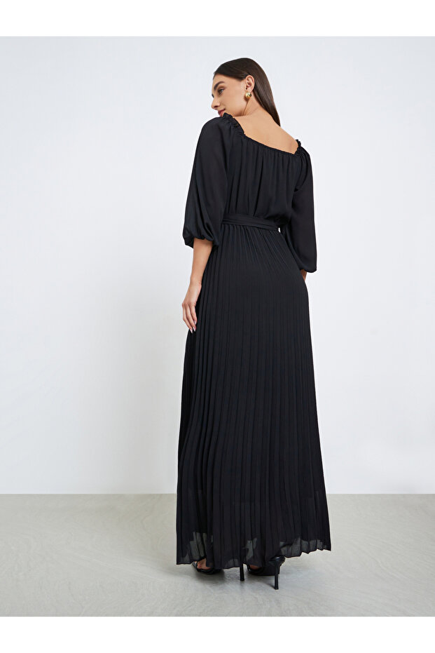 فستان ماكسي أسود سادة مطوي بأزرار - 5