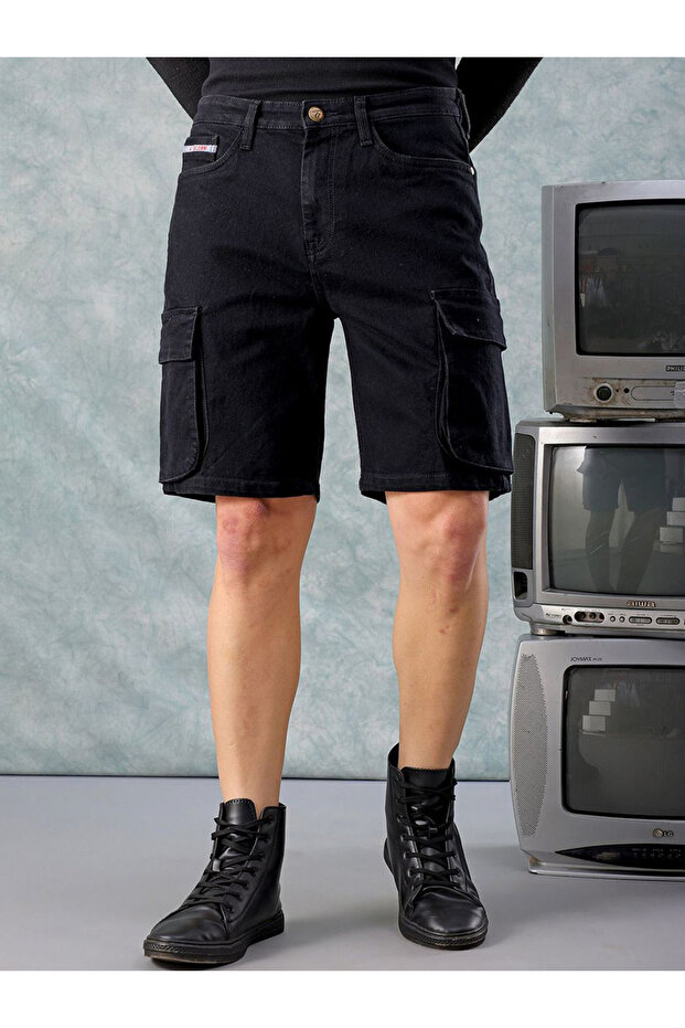 Men Black Regular Fit Solid Shorts