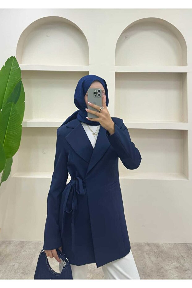 سترة بليزر برباط جانبي