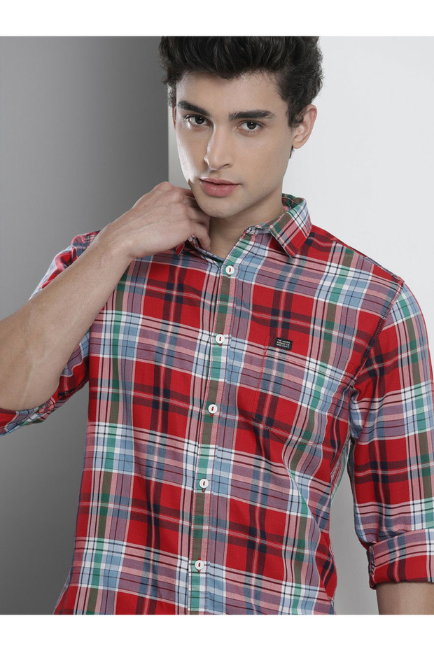 Men Red Checked Slim Fit Casual Shirt