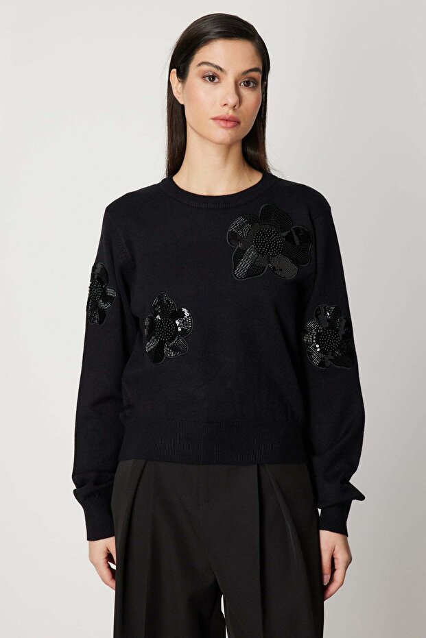 Pullu Çiçek İşlemeli Triko Kazak - 1