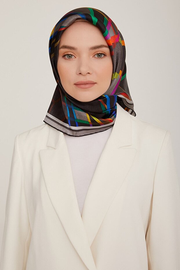 Sura Silk Scarf (Nostalgia Sura) (S) 8843-07