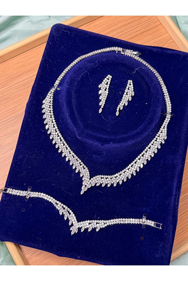 Falling Diamonds Set - 2