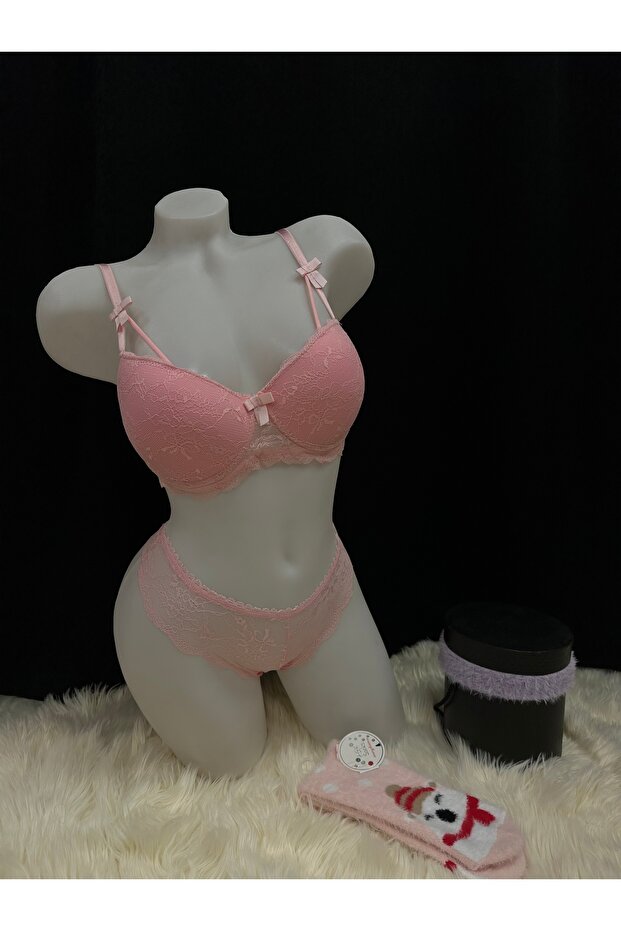 طقم ملابس داخلية نسائية، طقم ملابس داخلية كامل، طقم ملابس داخلية علوي وسفلي، طقم ملابس داخلية مع حمالة صدر، طقم ملابس داخلية مع سروال داخلي، طقم دانتيل، طقم هدية