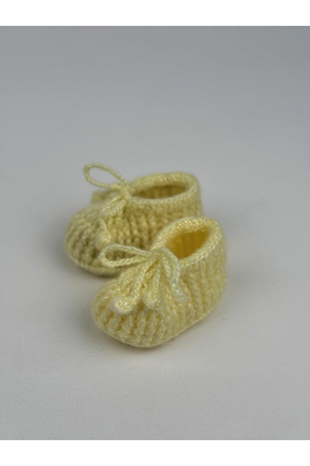 İki renkli örme bebek patiği - 1