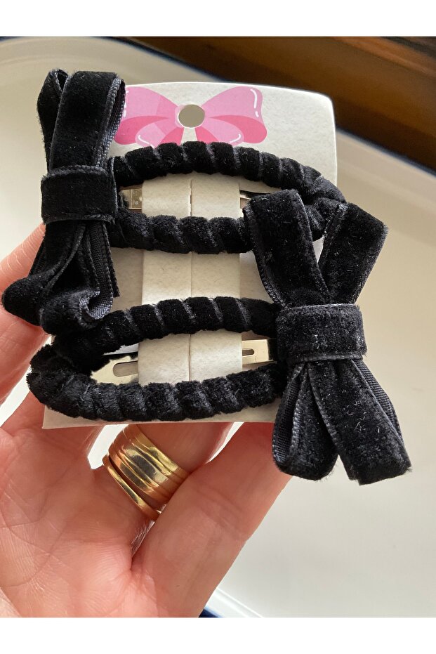 Snap Buckle with Bow Detail Covered in Velvet Ribbon
