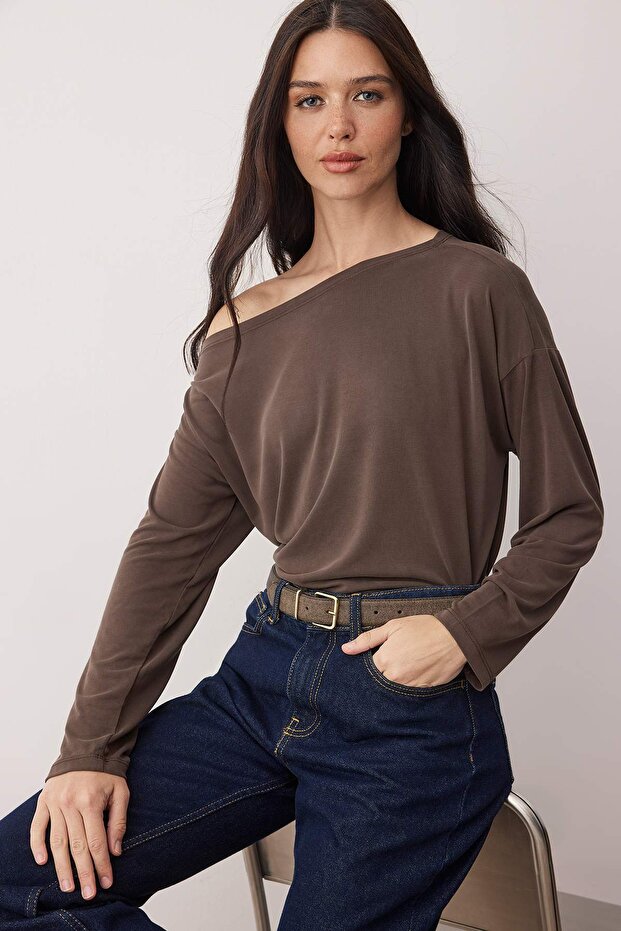 Kahverengi Modal More Sustainable Kayık Yaka Relaxed/Rahat Kesim Premium Örme Bluz TWOAW25BZ00282 - 1