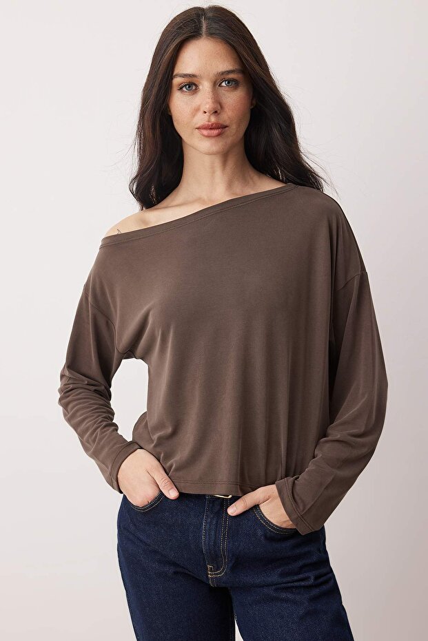 Kahverengi Modal More Sustainable Kayık Yaka Relaxed/Rahat Kesim Premium Örme Bluz TWOAW25BZ00282 - 2