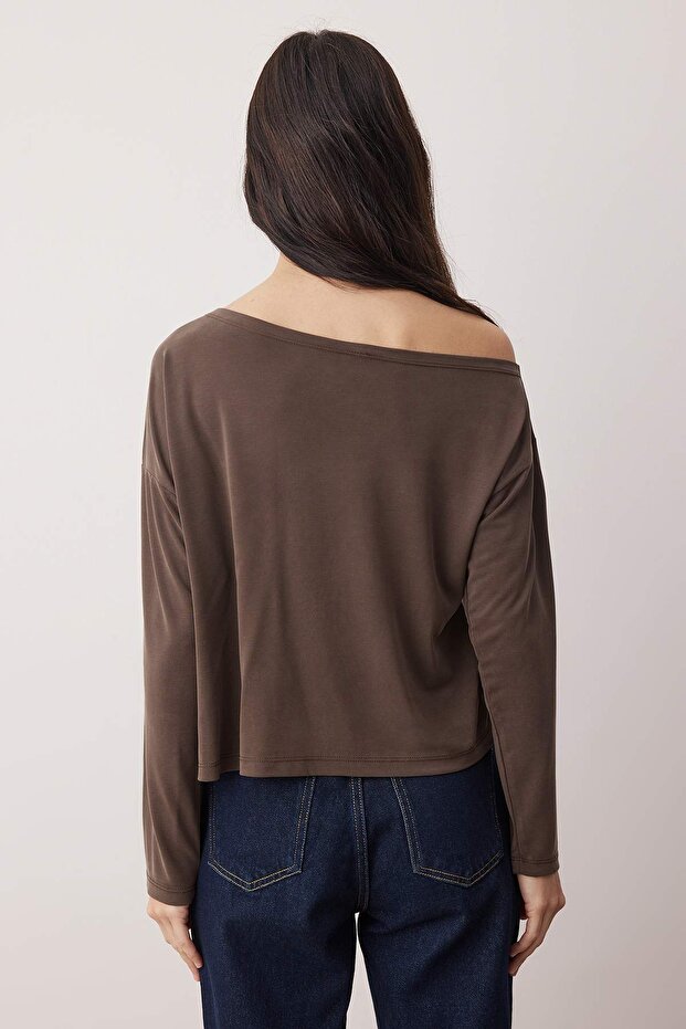 Kahverengi Modal More Sustainable Kayık Yaka Relaxed/Rahat Kesim Premium Örme Bluz TWOAW25BZ00282 - 4