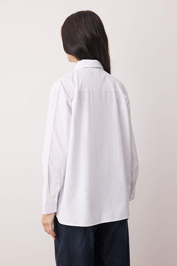 Széles szabású ing fehér nyakkendővel TWOAW26GO00142 - 4