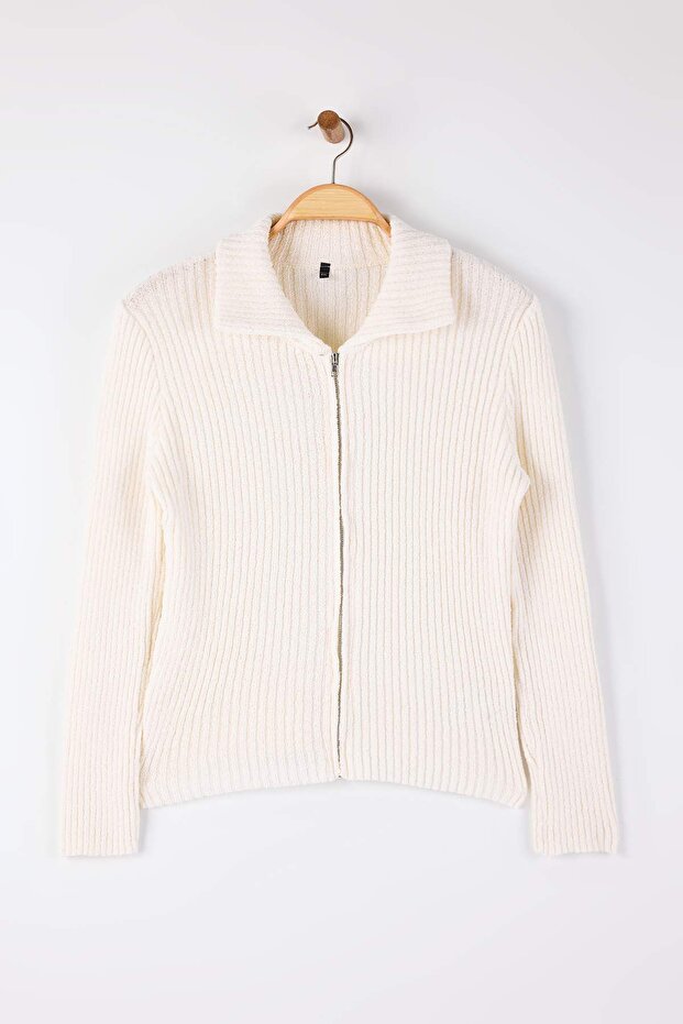 Wardrobe Essentials Ekru Fermuarlı Dik Yaka Yumuşak Dokulu Pamuklu Triko Hırka TBBAW26AV00047 - 2