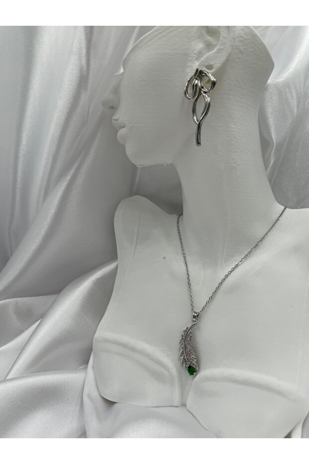 Emerald Feather Grace Yaprak Kolye - 1