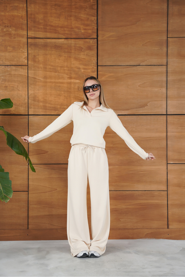 طقم كريمي أساسي بياقة بولو يتكون من قطعة علوية وسفلية - 4