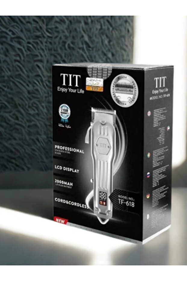 ماكينة حلاقة احترافية TF-618– شفرات ستانلس ستيل، بطارية 2000mAh، شاشة LCD، أمشاط متعددة