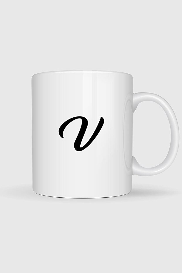 كوب بطبعة حرف V