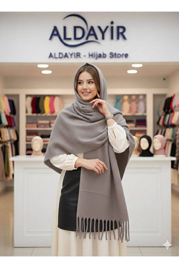 وشاح فاخر ناعم من قماش البوكليه بتصميم منتفخ